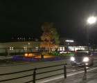 夜の摂津市駅　ライトアップ