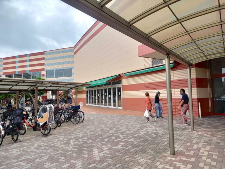 【千里丘】イズミヤ千里丘店リフレッシュオープンでやって来る「移動式お花屋さん」にお得な情報が！ 摂津・千里丘・南茨木